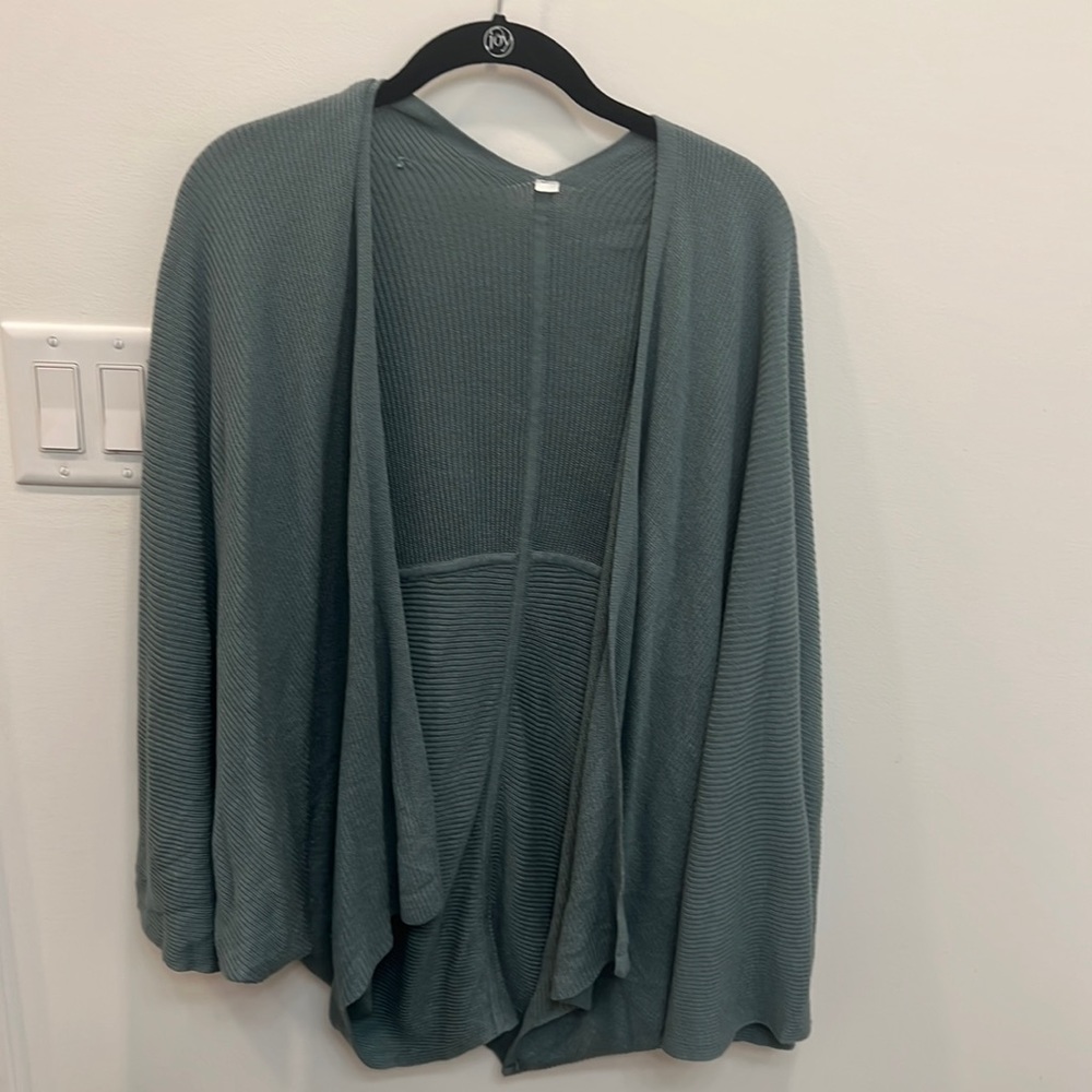 Lululemon batwing blue cardigan size 4 no tags